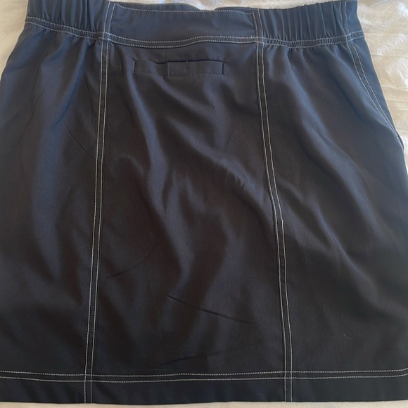 Black Ripskirt Hawaii skirt! - Picture 2 of 4